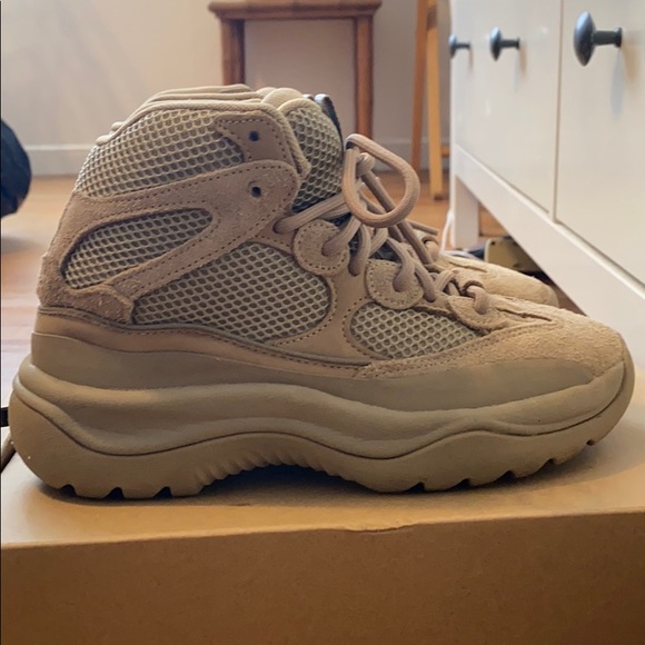 ❌SOLD❌ Yeezy DSRT BT (Rock) - Picture 2 of 4